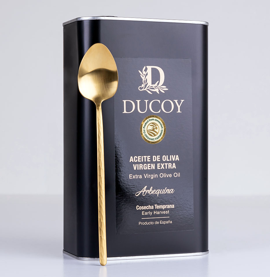 lata de aceite de oliva de 3 litros con etiqueta de diseño