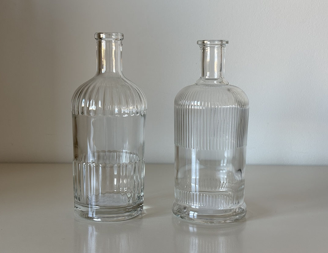 botellas vidrio aceite oliva color blanco