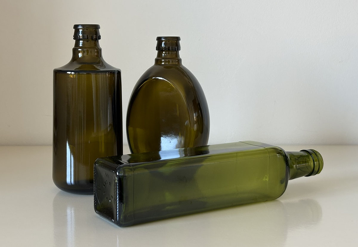 ¿Por qué el AOVE debe envasarse en botellas de color oscuro?