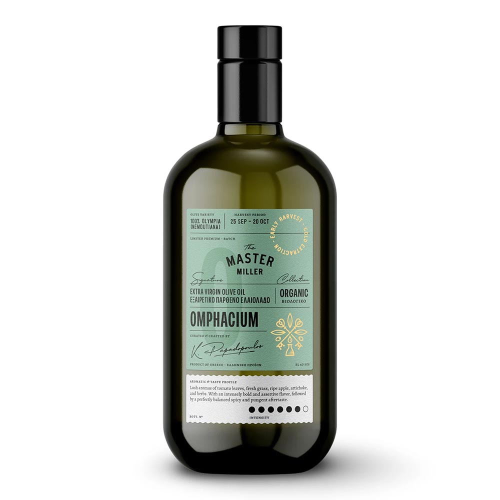 Botella de aceite de oliva Omphacium Master Miller con etiqueta verde de estilo editorial