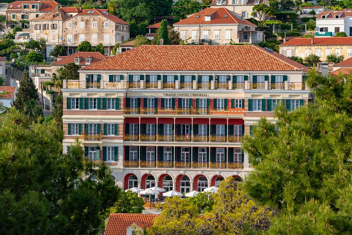 Fachada del Hilton Imperial Dubrovnik, hotel histórico de cinco estrellas en Croacia