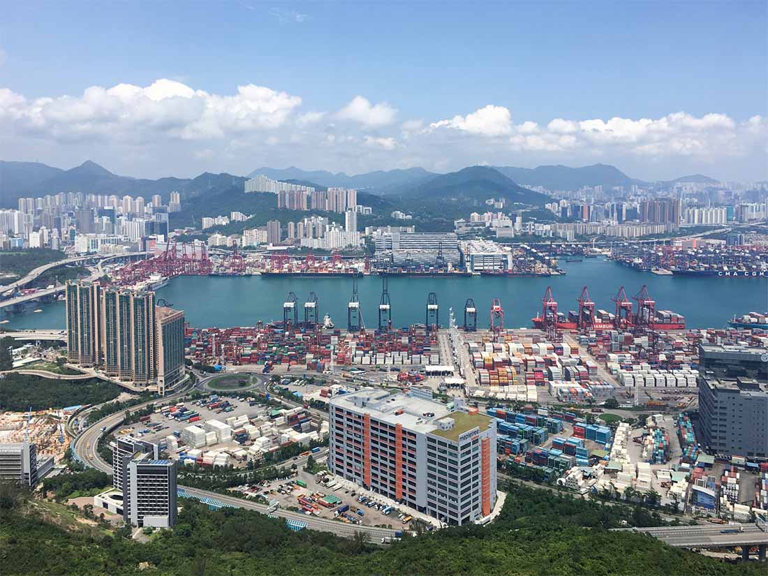 Vista panorámica de las terminales de contenedores de Kwai Tsing en Hong Kong